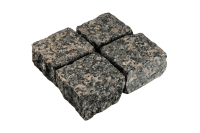 Гранитная брусчатка Малыгинская, колотая 100х100 мм на дорожке | Купить гранитную брусчатку в Санкт-Петербурге | Мощение, ландшафтный дизайн