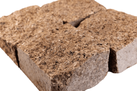 Гранитная брусчатка Куртинская, карандаш 100х100 мм на дорожке | Купить гранитную брусчатку в Санкт-Петербурге | Мощение, ландшафтный дизайн