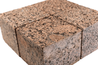 Гранитная брусчатка Ала-Носкуа, пиленая 100х100 мм на дорожке | Купить гранитную брусчатку в Санкт-Петербурге | Мощение, ландшафтный дизайн